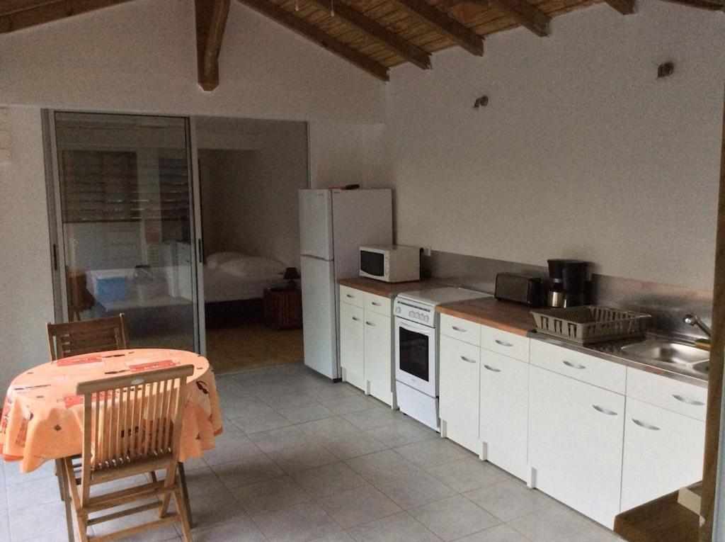 Confortable T1 Le Gosier, Wi-Fi, Piscine Dans Gite Le Gosier  Bagian luar foto