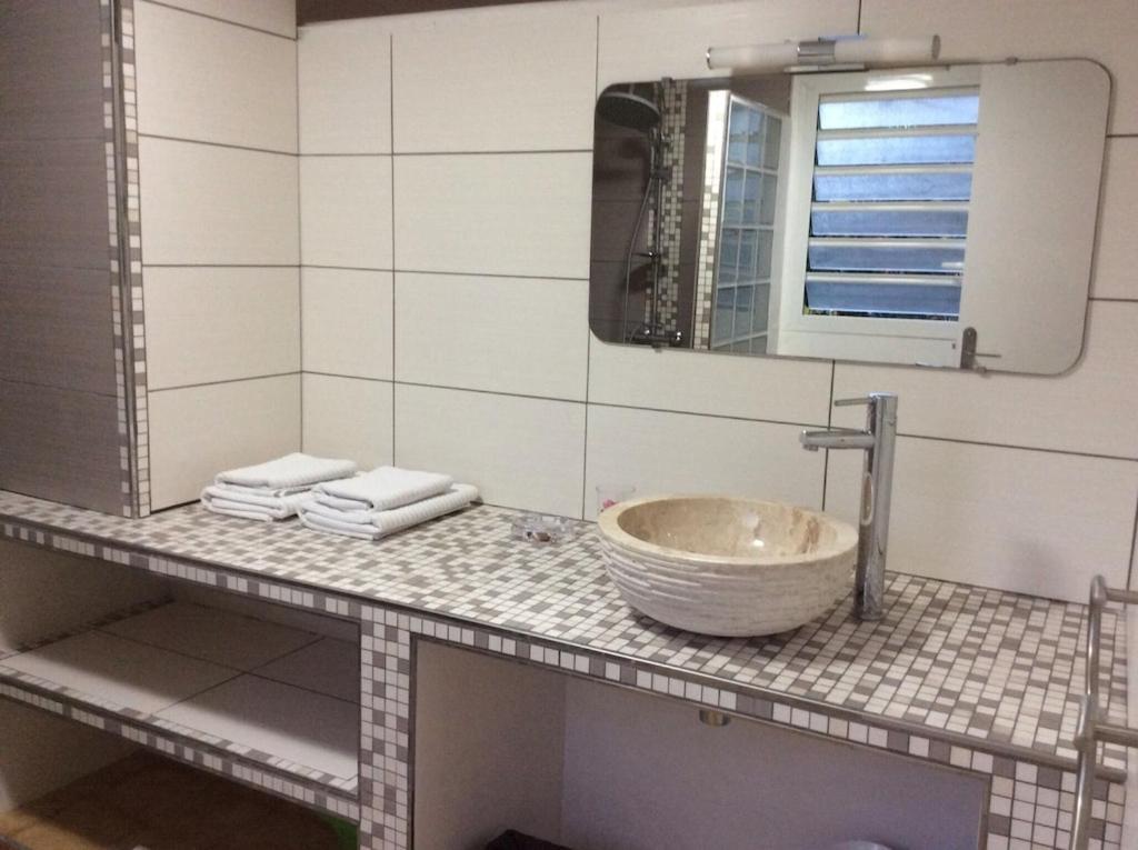 Confortable T1 Le Gosier, Wi-Fi, Piscine Dans Gite Le Gosier  Bagian luar foto